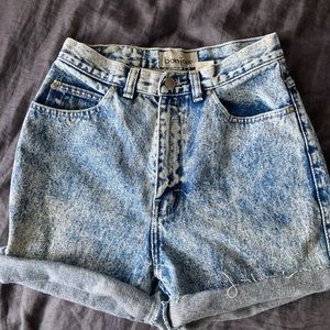 VINTAGE ACID WASH DENIM SHORTS